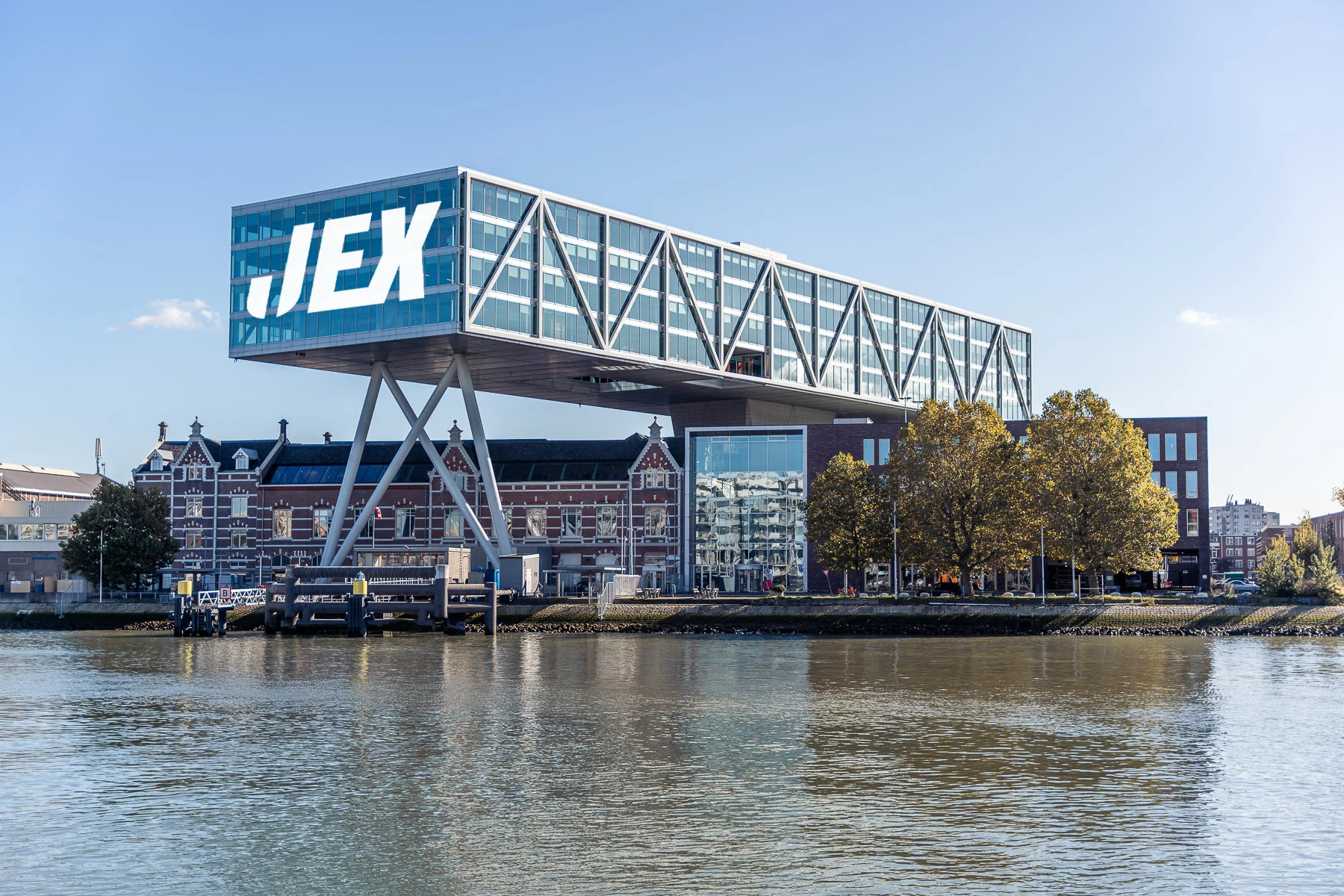 NIEUWS: De Brug officieel nieuw hoofdkantoor van JEX!